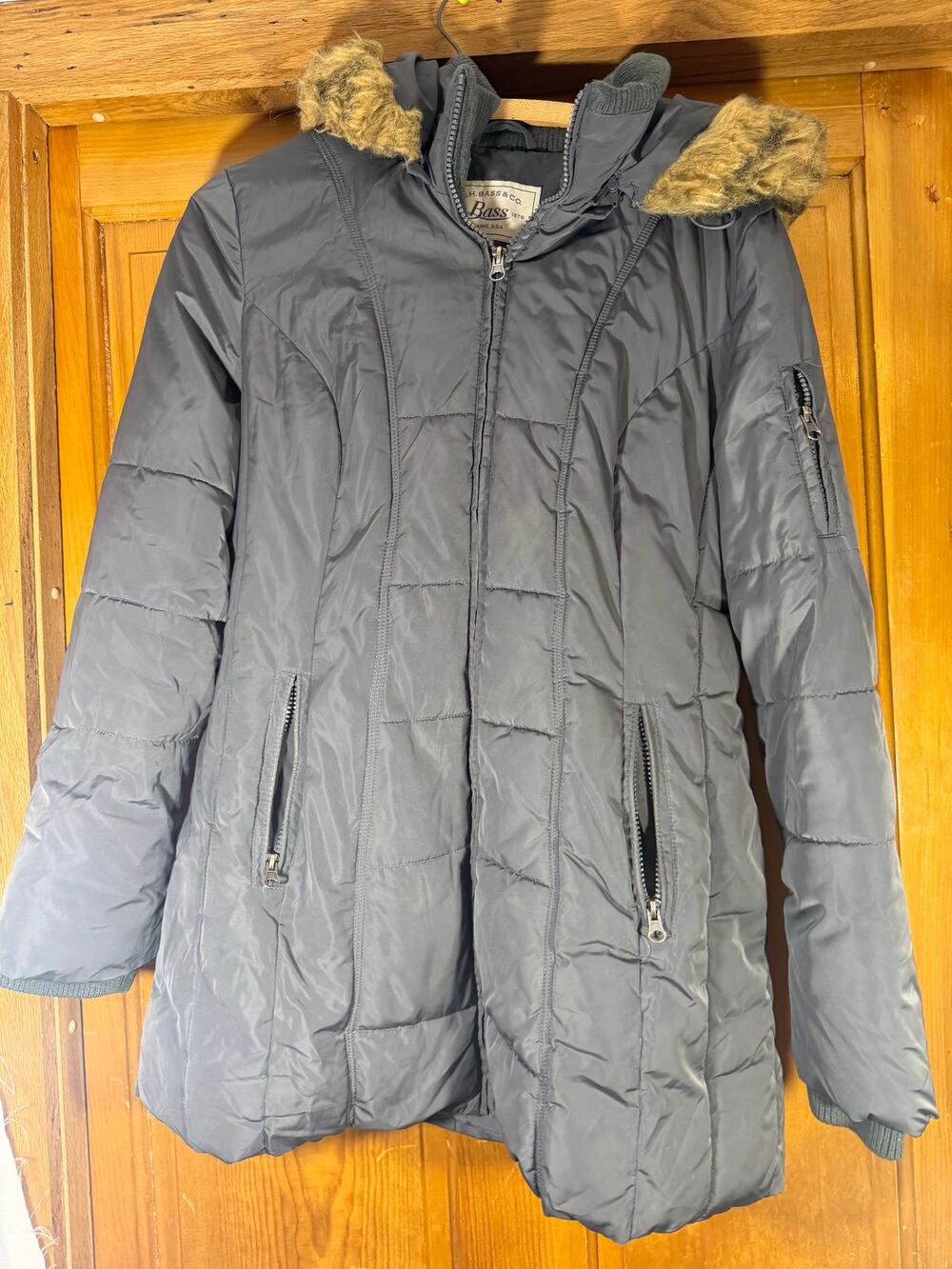 GH BASS & CO puffer coat Gray faux fur trimmed hood size large women's
